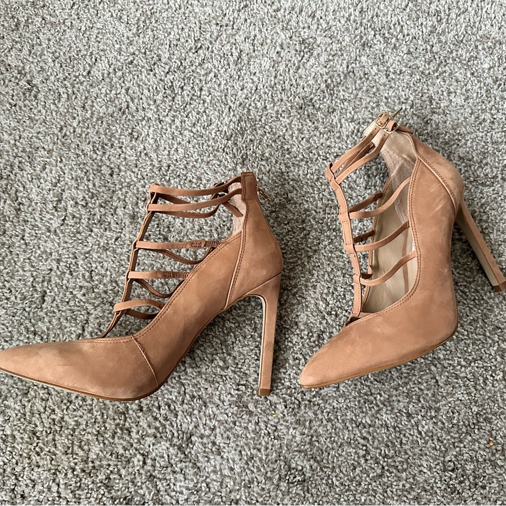 STEVE MADDEN Cage Pumps